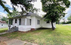 2417 1ST Street, Eldorado, IL 62930