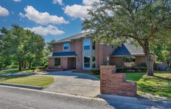 2034 Wheeler Creek, Gainesville, TX 76240