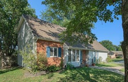 212 S MONTCLAIRE Drive, Olathe, KS 66061