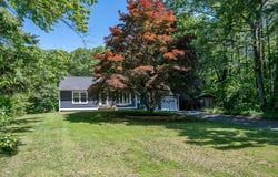 29 Carr St, Sutton, MA 01590