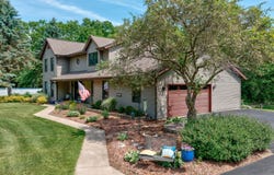 N6w31264 Alberta Dr, Delafield, WI 53018