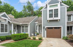 8073 Cobblestone Road, Urbandale, IA 50322