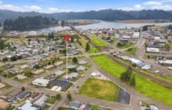 851 GREENWOOD Ave, Reedsport, OR 97467