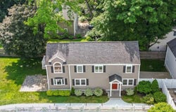 3 Summer St, Topsfield, MA 01983