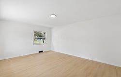 100 Canterbury Drive, London, OH 43140
