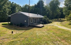 1238 Alamo Road SE, Carrollton, OH 44615