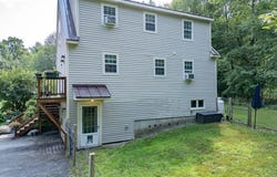 44 West St, Pepperell, MA 01463