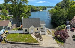 31 Beverly Circle, Smithfield, RI 02828
