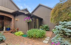 6051 N Gatehouse Drive SE, Grand Rapids, MI 49546