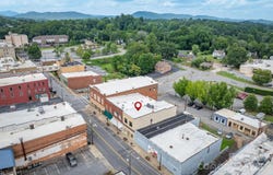 118 Mulberry Street NW, Lenoir, NC 28645
