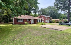 1452 E Pembroke Avenue, Hampton, VA 23663