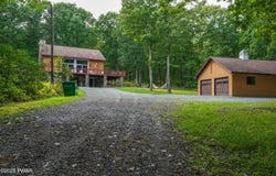 109 Alex Road, Hawley, PA 18428