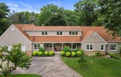 955 Edwards St, Brookfield, WI 53005