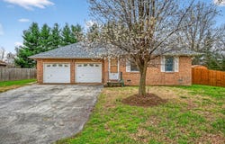 1006 Baretta Court, Aurora, MO 65605