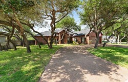111 Forest Hills, ROCKPORT, TX 78382