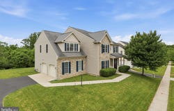1042 SILVER MAPLE Circle, SEVEN VALLEYS, PA 17360
