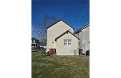 1125 Hamilton Ave, Farrell, PA 16121