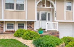 2925 Iva Drive, Independence, MO 64057