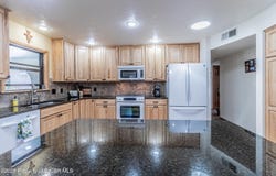 5807 ENGLISH Drive, Farmington, NM 87402