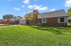 1111 S Renaud Road, Grosse Pointe Woods, MI 48236