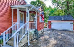 1387 Hadley Avenue N, Oakdale, MN 55128