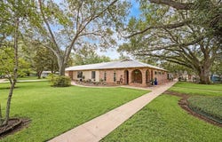 302 Strickland Avenue, Eagle Lake, TX 77434
