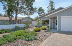 1142 9TH St, Florence, OR 97439