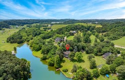 2092 Lakewood Drive, Loudon, TN 37774