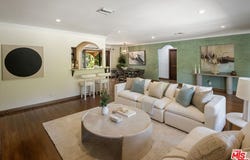 13800 Erwin St, Van Nuys, CA 91401