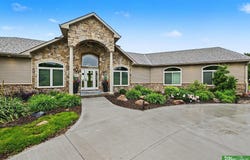 17808 S Reflection Avenue, Bennington, NE 68007-5727