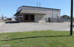 1041 S Madison Street, Whiteville, NC 28472