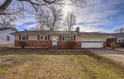 3138 W Crestview Street, Springfield, MO 65807