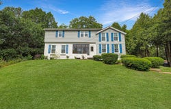 216 Valley St, Horicon, WI 53032