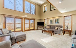 46246 S Shore Pl, Hartford, SD 57033