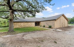 1210 Tokio Loop, West, TX 76691