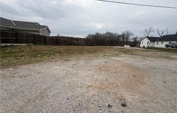 Southview Drive, Liberty, MO 64068