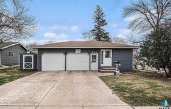 204 West Ave N, Madison, SD 57042