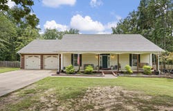 940 Golden Pond Drive, Russellville, AR 72802