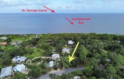 222 1/2 Ave D, Apalachicola, FL 32320