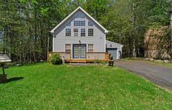 8208 Sunset Drive, Tobyhanna, PA 18466