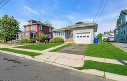 15 Oakwood Pl, North Brunswick Twp., NJ 08902-2320