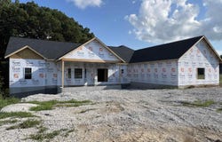 107 Stone Crest Drive, Bedford, IN 47421