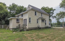 642 N Kalamazoo Street, Paw Paw, MI 49079