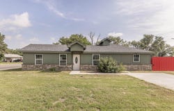221 W 3rd Street, Idalou, TX 79329