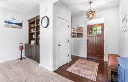 218 FINNEYS AVE, Molalla, OR 97038