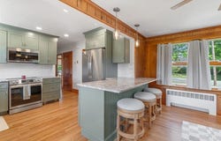 5 Bates St, Mendon, MA 01756