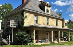 114 Petroleum Ave, Claysville, PA 15323