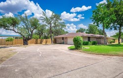 1702 Lone Oak Dr, Leander, TX 78641