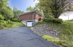 2281 E Schodack Road, Schodack, NY 12063