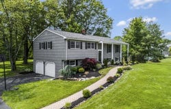 1730 Arrowbrook Dr, Bridgewater Twp., NJ 08836-2107